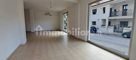 Propiedad comercial de 2 habitaciónes en Atina, Italy No. 289227 14