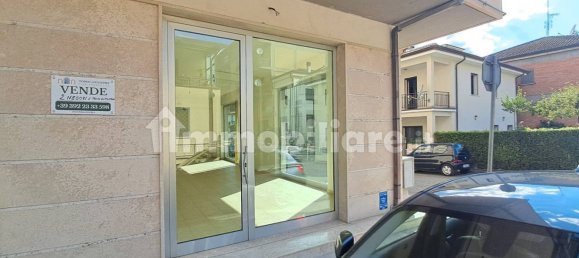 Propiedad comercial de 2 habitaciónes en Atina, Italy No. 289227 24