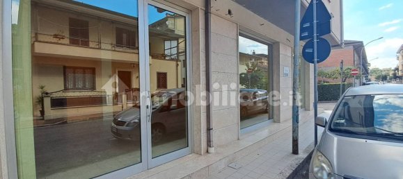 Propiedad comercial de 2 habitaciónes en Atina, Italy No. 289227 10
