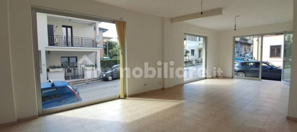 Propiedad comercial de 2 habitaciónes en Atina, Italy No. 289227 16