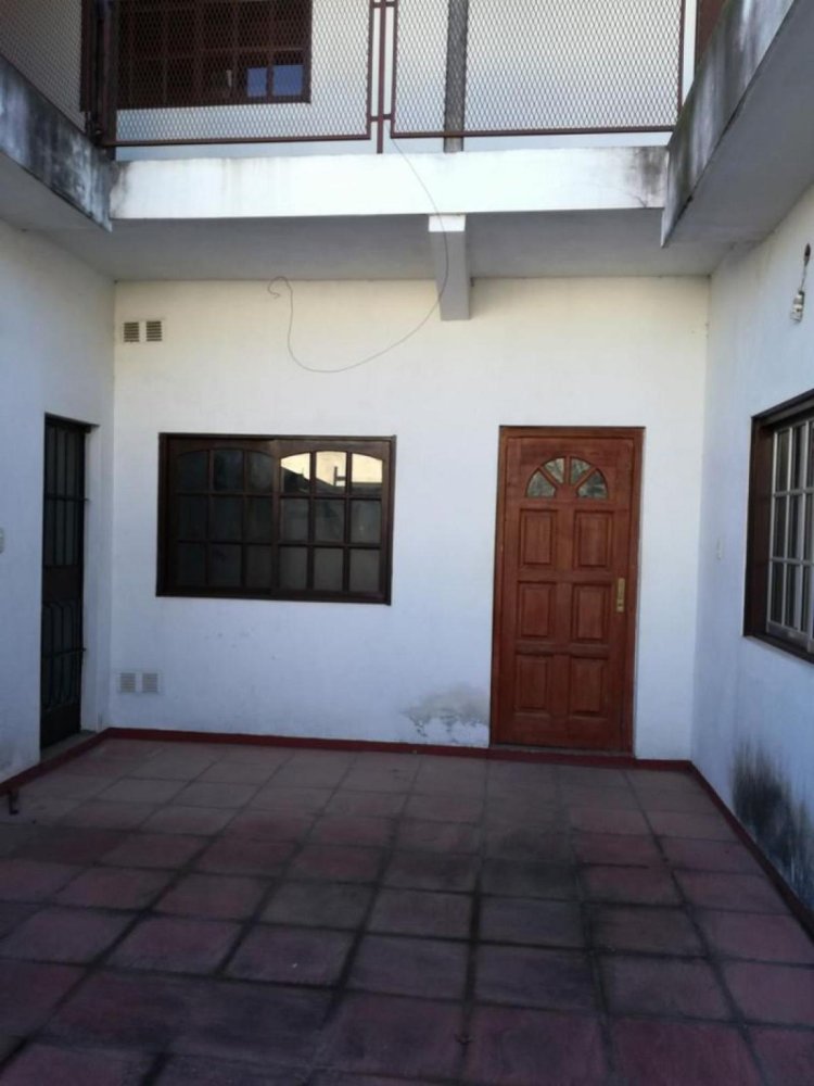 2 bedrooms House in Ituzaingo, Argentina No. 95881