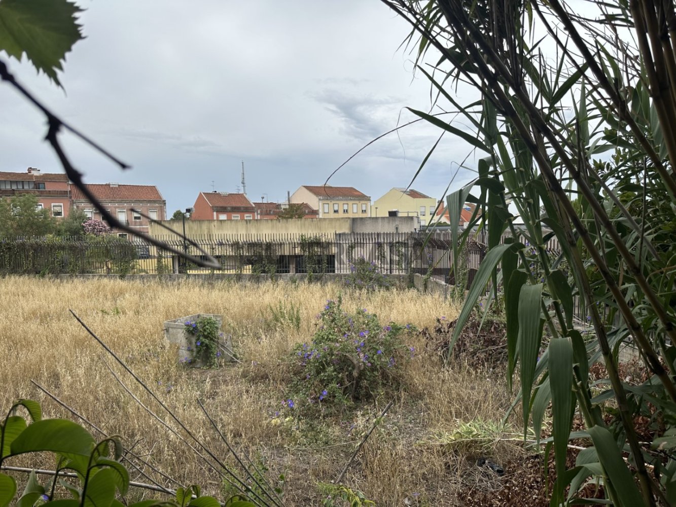 2000m² Land in Lisbon, Portugal No. 159542