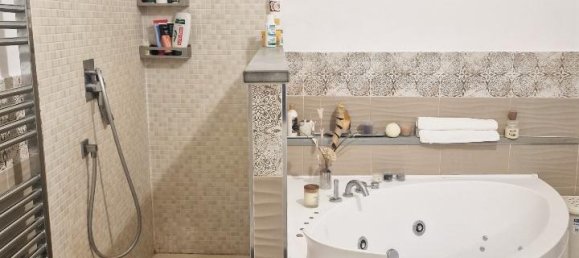 Квартира с 5 комнатами в Пассиньяно суль Тразимено, Италия № 106016 15