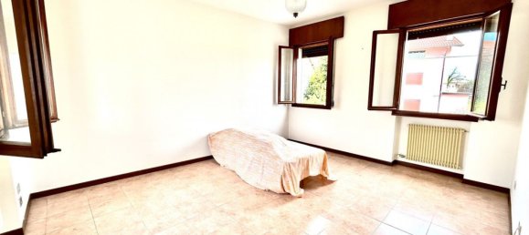 6 rooms House in Cappella Maggiore, Italy No. 60590 4