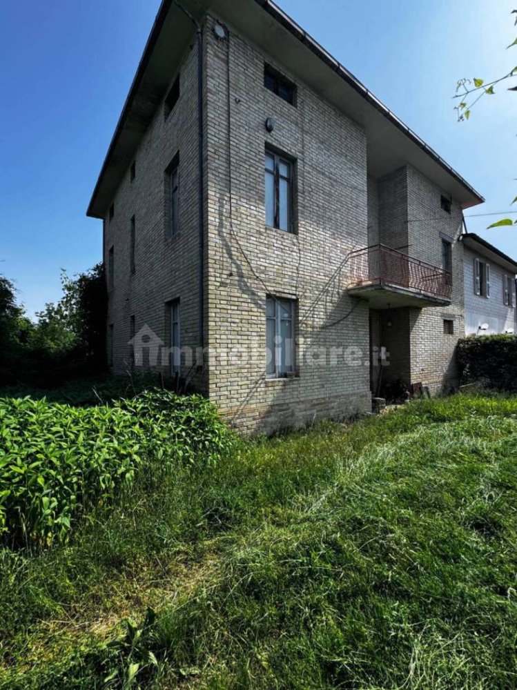 4 bedrooms House in Belmonte Piceno, Italy No. 344527