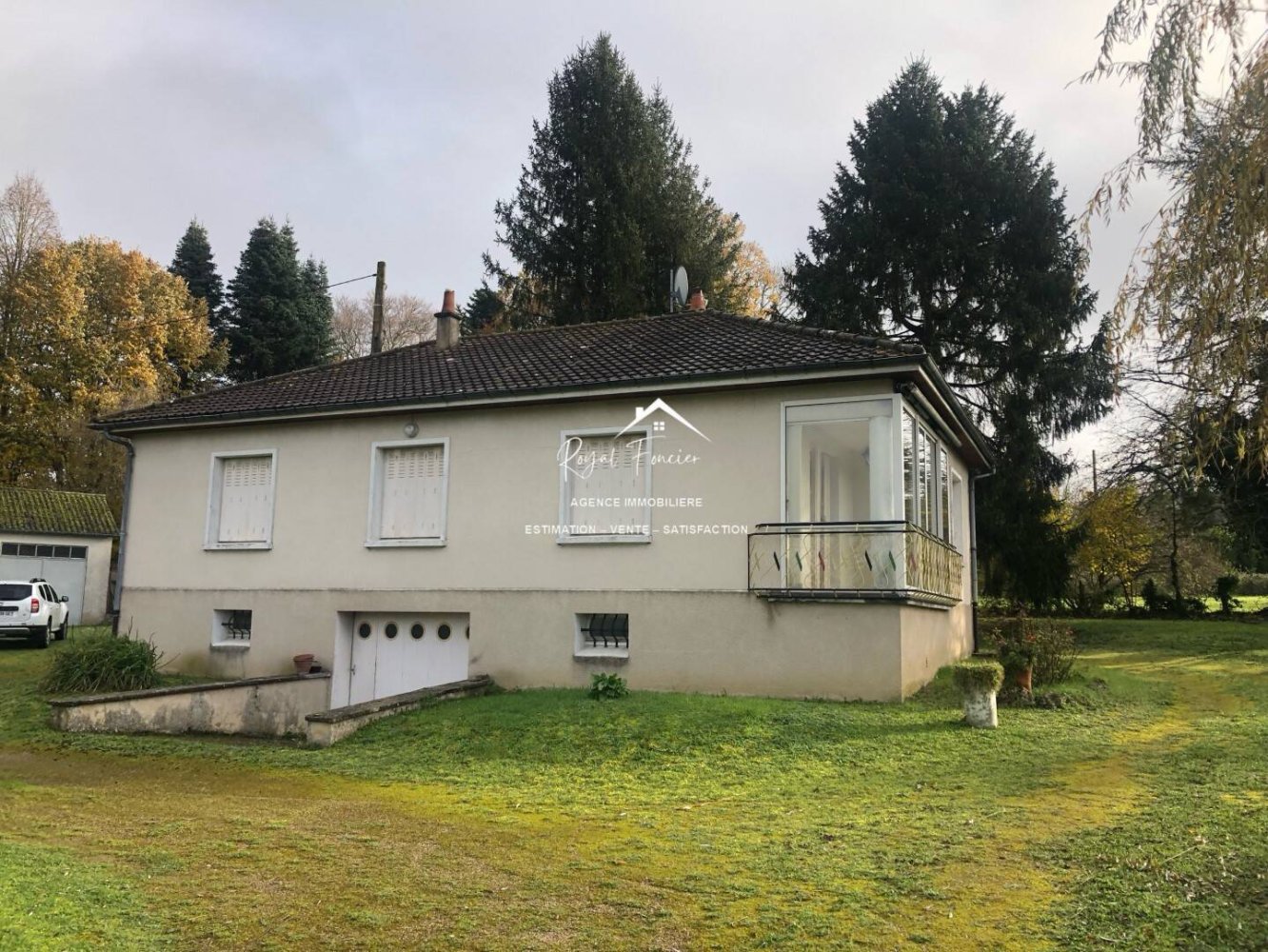 Casa de 3 dormitorios en Sainte-Maure-de-Touraine, France No. 56950