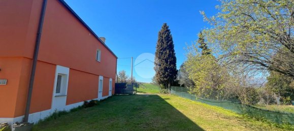 5 rooms Villa in Roseto degli Abruzzi, Italy No. 13164 4