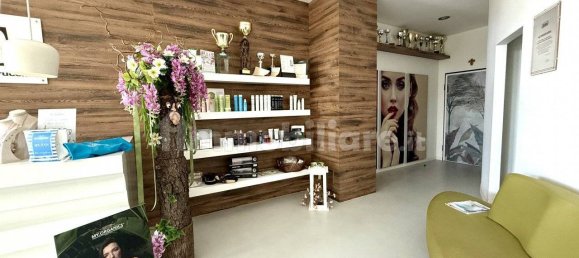 Imóvel comercial de 1 divisão em Padua, Italy N.º 281927 2