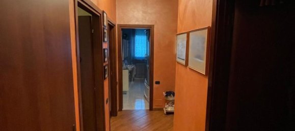 7 rooms Duplex in Magenta, Italy No. 284678 4
