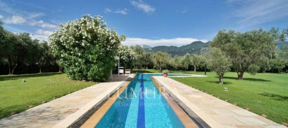 3 bedrooms Villa in Pietrasanta, Italy No. 79808 2
