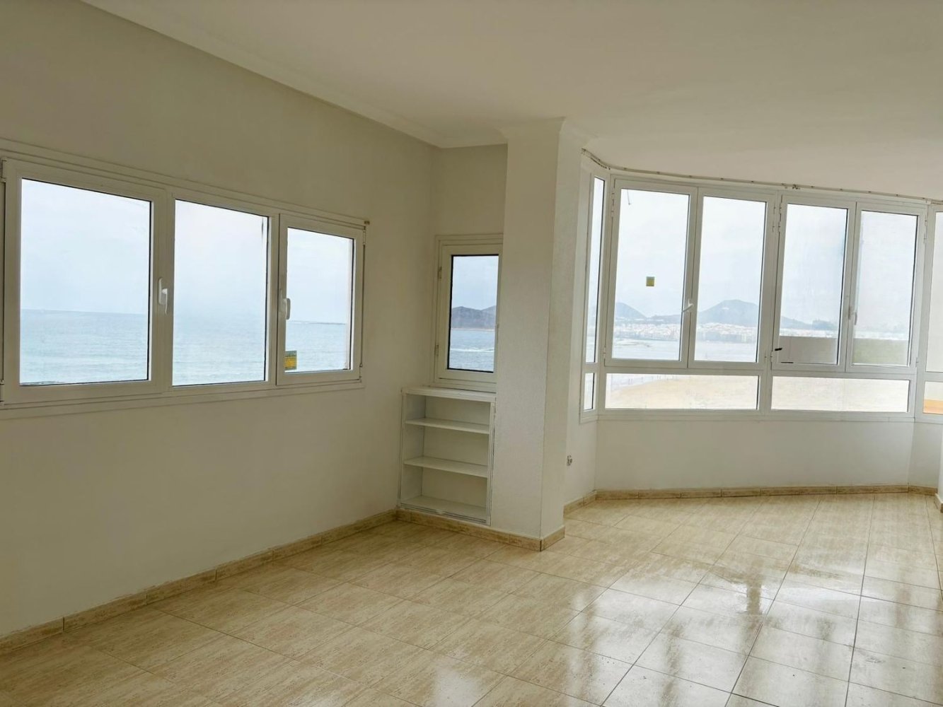 5 غرف نوم شقة في Las Palmas De Gran Canaria, Spain رقم 137033