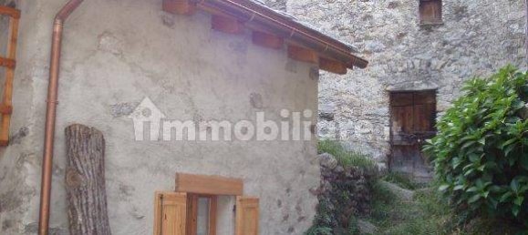 3 bedrooms House in Prata Camportaccio, Italy No. 86060 6
