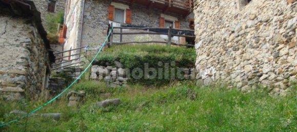 3 bedrooms House in Prata Camportaccio, Italy No. 86060 3