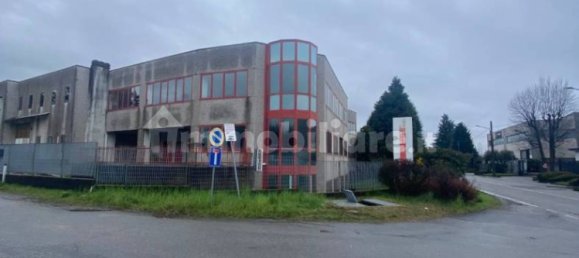 5-Zimmer Lagerhaus in Carate Brianza, Italy, Nr. 251645 4