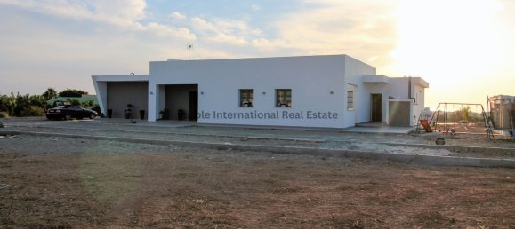 4 Schlafzimmer Villa in Empa, Cyprus, Nr. 1105 16