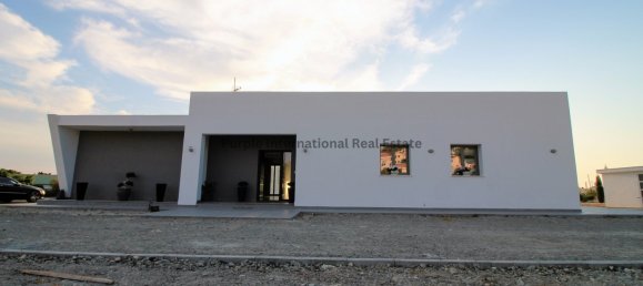 4 Schlafzimmer Villa in Empa, Cyprus, Nr. 1105 15