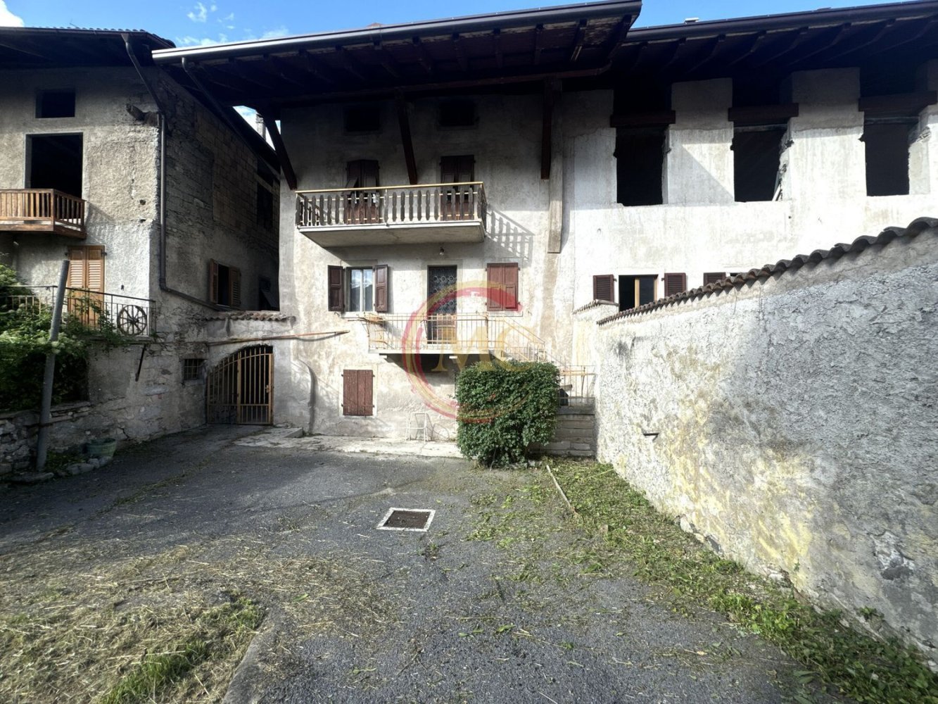 Edificio en Comano Terme, Italy 141 m² No. 276442