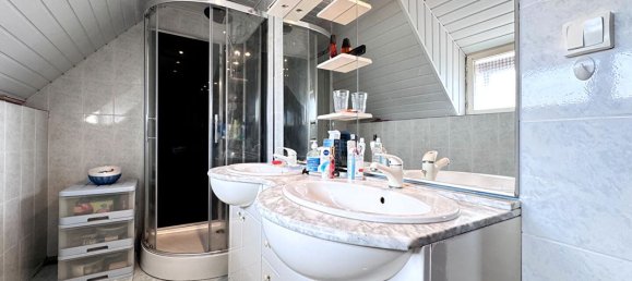 2 bedrooms House in Luneville, France No. 61965 9