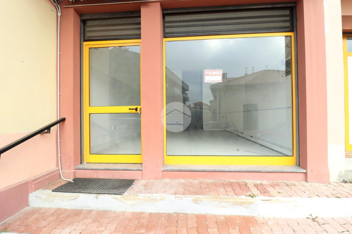 Apartamento de 2 habitaciónes en Giulianova, Italy No. 63628