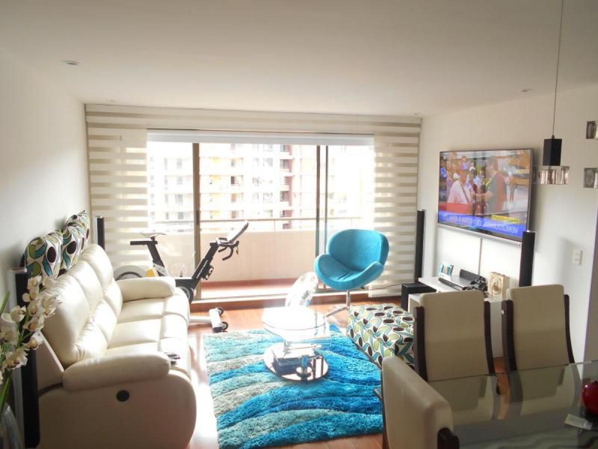 Дом с 3 спальнями в Богота, Колумбия № 10440