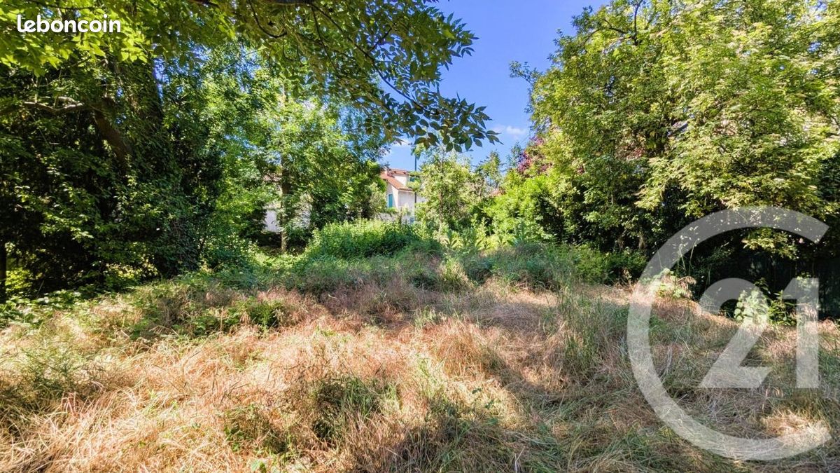  قطعة أرض في Champigny-sur-Marne, France 275متر مربع رقم 291270