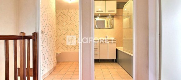 4 bedrooms Duplex in Villeneuve-la-Garenne, France No. 176255 10