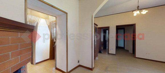 5 bedrooms Apartment in Barga, Italy No. 72549 5