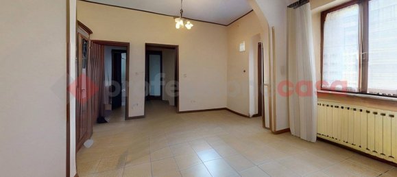 5 bedrooms Apartment in Barga, Italy No. 72549 7