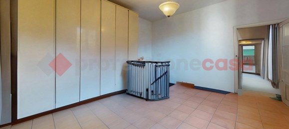 5 bedrooms Apartment in Barga, Italy No. 72549 28