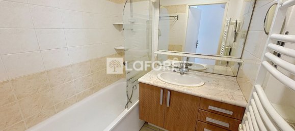 3 bedrooms Apartment in Villejuif, France No. 180440 17