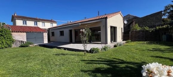 Casa T3 em Bressuire, France N.º 304343 2