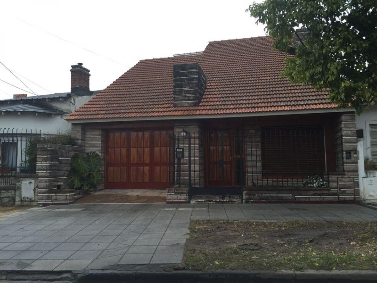 3 bedrooms House in Lomas de Zamora, Argentina No. 11341