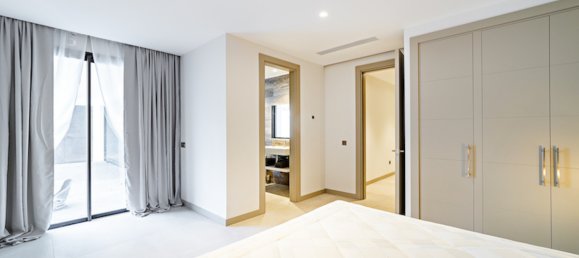 Villa de 5 dormitorios en Marbella, Spain No. 4656 10