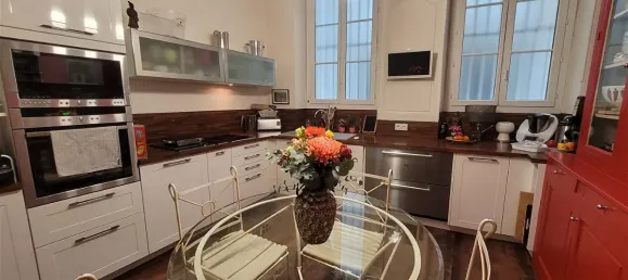 7 bedrooms Townhouse in Orleans, France No. 56286 3