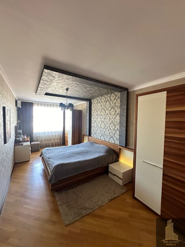 Квартира с 3 спальнями в Баку, Азербайджан № 1538