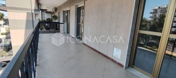Apartamento de 4 habitaciónes en Bari, Italy No. 21467 27