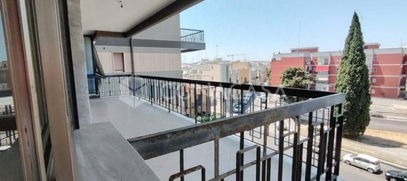 Apartamento de 4 habitaciónes en Bari, Italy No. 21467 31