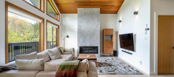 5 bedrooms House in British Columbia, Canada No. 233 3