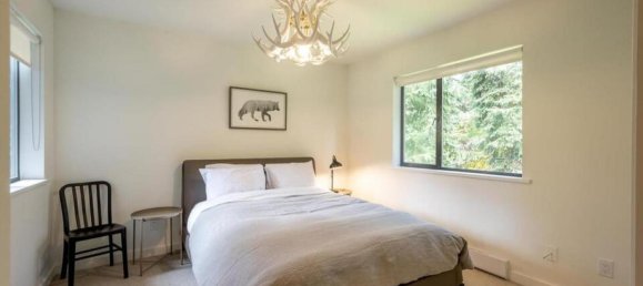 5 bedrooms House in British Columbia, Canada No. 233 10