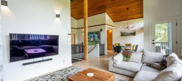 5 bedrooms House in British Columbia, Canada No. 233 4