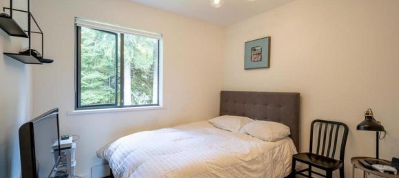 5 bedrooms House in British Columbia, Canada No. 233 12