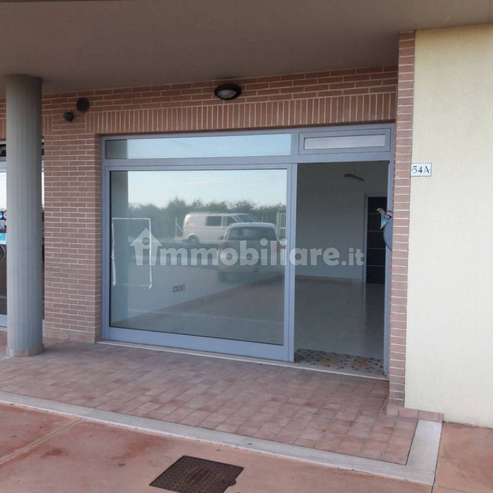 1غرفة عقار تجاري في San Salvo, Italy رقم 311423