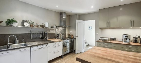 8 bedrooms Villa in Grasse, France No. 1987 9