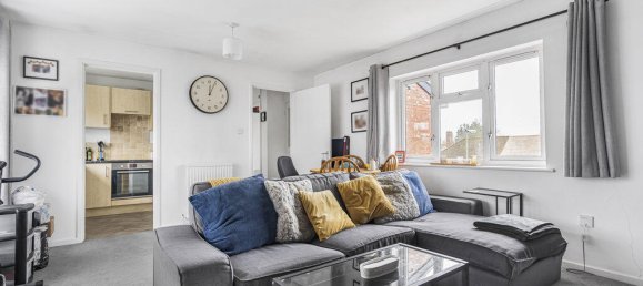 1 bedroom Apartment in Egham, United Kingdom No. 8660 9