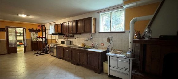 7 bedrooms Villa in Sigillo, Italy No. 324433 6