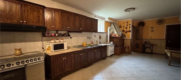 7 bedrooms Villa in Sigillo, Italy No. 324433 5