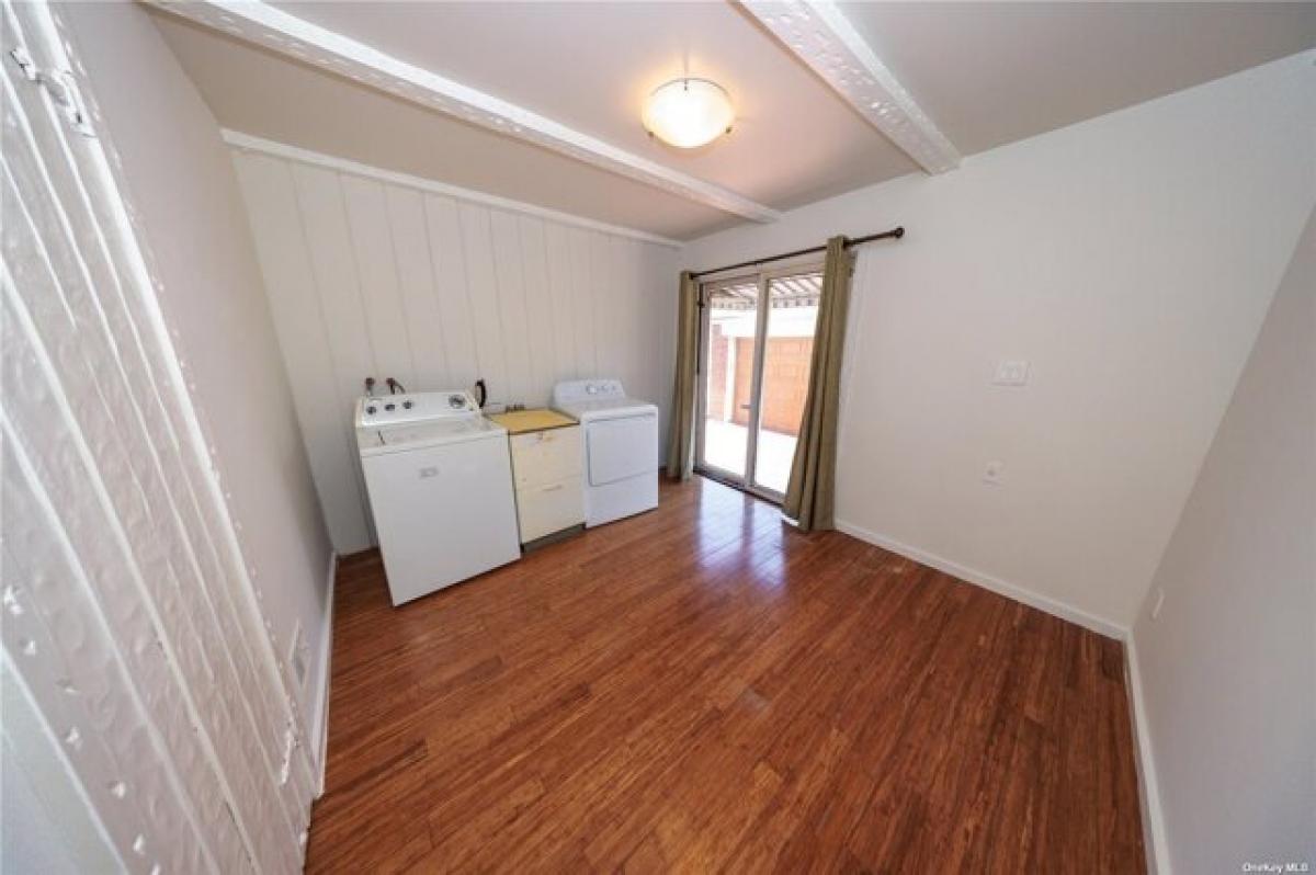 4 غرف نوم منزل في Glen Oaks, USA رقم 216593