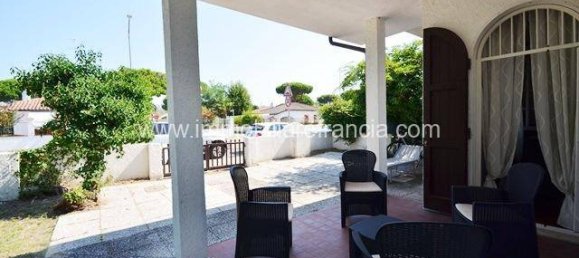 2 bedrooms Villa in Comacchio, Italy No. 340702 4