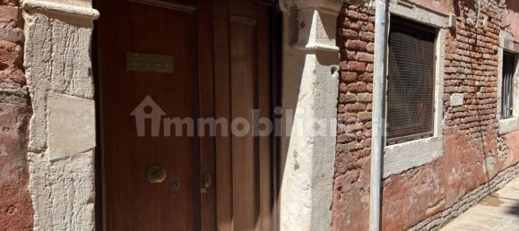 50m² Warehouse in Venice, Italy No. 281480 4