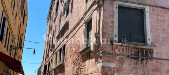 50m² Warehouse in Venice, Italy No. 281480 5